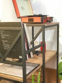 DEKORATİF PLAK STANDI METAL GÖVDELİ AHŞAP RAFLI PİLAK KÖŞESİ DRESUAR - 4