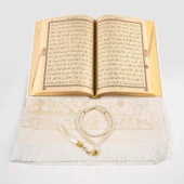 Kuran +  Seccade +  Tesbih Hediye Seti (Orta Boy, Termo Deri, Desenli Kutu, Beyaz) thumbnail 4