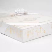 Kuran +  Seccade +  Tesbih Hediye Seti (Orta Boy, Termo Deri, Desenli Kutu, Beyaz) thumbnail 5