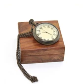 Ahşap Kutulu Pirinç Köstekli Saat thumbnail 1