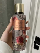 Victoria's Secret Blushing Berry Magnolia 250 ml Kadın Vücut Spreyi - 3