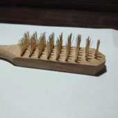 HAGİKİ AHŞAP SAPLI SARI ÇELİK TELLİ FIRÇA , TEMİZLİK FIRÇASI, PİS VE PASLI YÜZEYLERİ TEMİZLEMEK İÇİN - 3