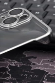 iPhone 13 Uyumlu Gümüş Gri Silver Renkli İnce Kenarlı Şeffaf Sert Kapak Kılıf thumbnail 3