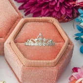 Zirkon Taşlı Sarmaşık Kraliçe Tacı Tektaş Gümüş Bayan Yüzük thumbnail 7