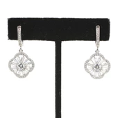 925 Ayar Gümüş Yonca Modeli Baget ve Zirkon Taşlı Küpe thumbnail 1