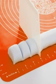 Tilbe Home Silikon Hamur Matı Hamur Açma Pasta Fırın Altlığı Matı Ölçülü Hamur Yoğurma Turuncu Orta Boy 50X40 - 3