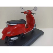 Welly 2017 vespa gts 125cc 1:18 thumbnail 4