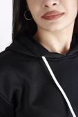 Kadın Siyah İçi Yumuşak Kalın Polar Kanguru Cep Kapüşonlu Sweatshirt 22KSWTPOLM - 3