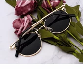 Oval Güneş Gözlüğü  Sarı Çerçeve Siyah Cam Unisex  Gold Tek Ebat thumbnail 1