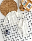Neşeli Bebekler Çizgili Kumaş Önden Çıtçıtlı Pijama Takımı Beyaz - 1