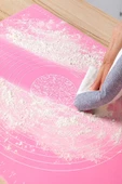 Silikon Hamur Matı Hamur Açma Pasta Fırın Altlığı Matı Ölçülü Hamur Yoğurma Pembe Orta Boy 50X40 - 4