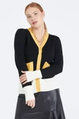Kadın Renkli Cepli Triko Hırka - Siyah thumbnail 1