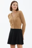 V Yaka Düğmeli Triko Hırka - Kamel thumbnail 2