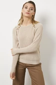 Sıfır Yaka Omuzları Düğmeli Triko Kazak - Açık Bej thumbnail 6