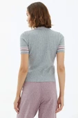 Polo Yaka Düğmeli Kısa Kol Triko Kazak - Açık Gri thumbnail 4