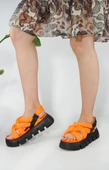 Çapraz Bağlı Neon Turuncu Siyah Ortopedik Taban Kadın Sandalet thumbnail 4