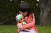 My Garden Baby Yavru Kedi Bebeğimin Bakım Zamanı - Mavi Saçlı Bebek (30 Cm), Tekrar Kullanılabilen Bebek Bezi, Önlüğü, Biberonu ve Aksesuarlarıyla, 3 Yaş ve Üzeri - 6