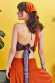 Sırtı Açık Boyundan Bağlamalı Etnik Desenli Crop Bluz - 4