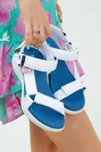 Flexs Ortopedik Taban Beyaz Mavi Kadın Yazlık Sandalet thumbnail 1