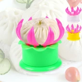 Mantı Kalıbı Hamur Şekillendirme Kalıbı Pratik Mantı Börek Poğaça Şekillendirme Aparatı thumbnail 1