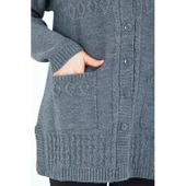 Kadın Gri V Yaka Düğmeli Cepli Örgü Yün Anne Triko Kısa Hırka - 8