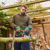 Bosch Universalchain 18 Akülü Zincirli Ağaç Kesme Makinesi 2,5Ah Tek Akü - 06008b8000 - 2