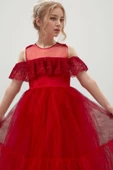 Kız Çocuk Yakası Transparan Omzu Açık Göğsü ve Kolları Güpür İşlemeli Kırmızı Abiye thumbnail 2