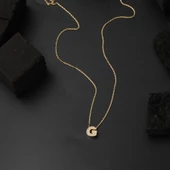 Taşlı G Harfli Minimal Harf Altın Kolye thumbnail 4