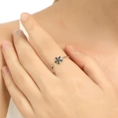 925 Ayar Gümüş Minik Yıldız Taşlı Yüzük, Beyaz - Siyah Taş thumbnail 1