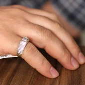 925 Ayar Gümüş Zirkon Taşlı Yüzük thumbnail 1