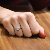 925 Ayar Gümüş 1,7 Carat Tektaş Yüzük thumbnail 1