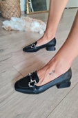 10 1832 Topukla Kadın Loafer Toka Detaylı Deri Makosen Günlük Ayakkabı Siyah - 2