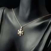 Altın Kartanesi Taşlı Kolye thumbnail 2