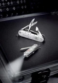 Victorinox 1.3713.T7 Huntsman Çakı thumbnail 2