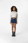 Basic Gri Kapüşonlu Crop Sweatshirt thumbnail 2
