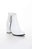 Fermuarlı Beyaz Büyük Numara Kadın Topuklu Bot thumbnail 3