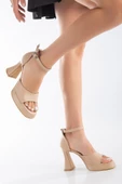 Kalın Tek Bant Kadeh Topuk Cilt Nude Kadın Platform Topuk Sandalet thumbnail 2