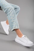 Kalın Taban Cilt Fermuarlı Beyaz Kadın Spor Ayakkabı thumbnail 1