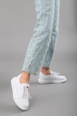Kalın Taban Cilt Fermuarlı Beyaz Kadın Spor Ayakkabı thumbnail 2
