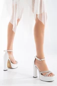 Kalın Taş Tek Bant Platform Topuk Beyaz Kadın Abiye Ayakkabı thumbnail 1