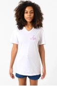 Blackpink Lisa Signature Beyaz Kadın V yaka Tshirt - 1