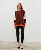 Modatalika Kadın Uzun Kollu Düz ve Kolları Desen Kombinli Oversize Triko Tunik thumbnail 6