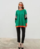 Modatalika Kadın Uzun Kollu Düz ve Kolları Desen Kombinli Oversize Triko Tunik thumbnail 11