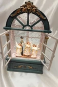 Yılbaşı Noel Pencere Tasarımlı Kar Küresi Noel Baba Karakter Işık kahve Yeni Yıl Melek Kanat - 5