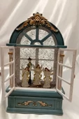 Yılbaşı Noel Pencere Tasarımlı Kar Küresi Noel Baba Karakter Işık kahve Yeni Yıl Melek Kanat - 3