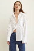 Omuzda Boncuk Detaylı  Oversize Gömlek Beyaz thumbnail 1