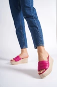 REİNA Dolgu Topuklu Ortopedik Taban Hasır Görünümlü Kadın Terlik KT Fuşya - 3