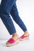 REİNA Dolgu Topuklu Ortopedik Taban Hasır Görünümlü Kadın Terlik KT Fuşya - 2