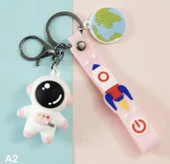 Astronot  Tasarımlı Anahtralık Çanta Süsü thumbnail 2