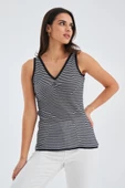 Peraluna İnce Çizgili V Yaka Kadın Triko Atlet - Lacivert/Beyaz thumbnail 3